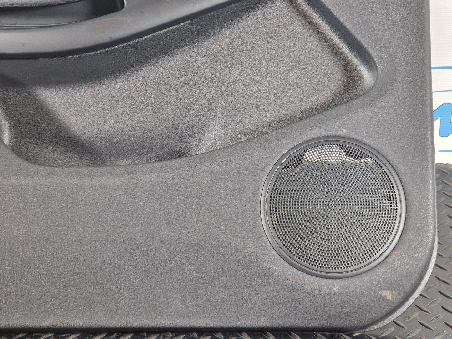 19-ON RANGE ROVER EVOQUE L551 GENUINE FRONT LEFT DOOR CARD PANEL