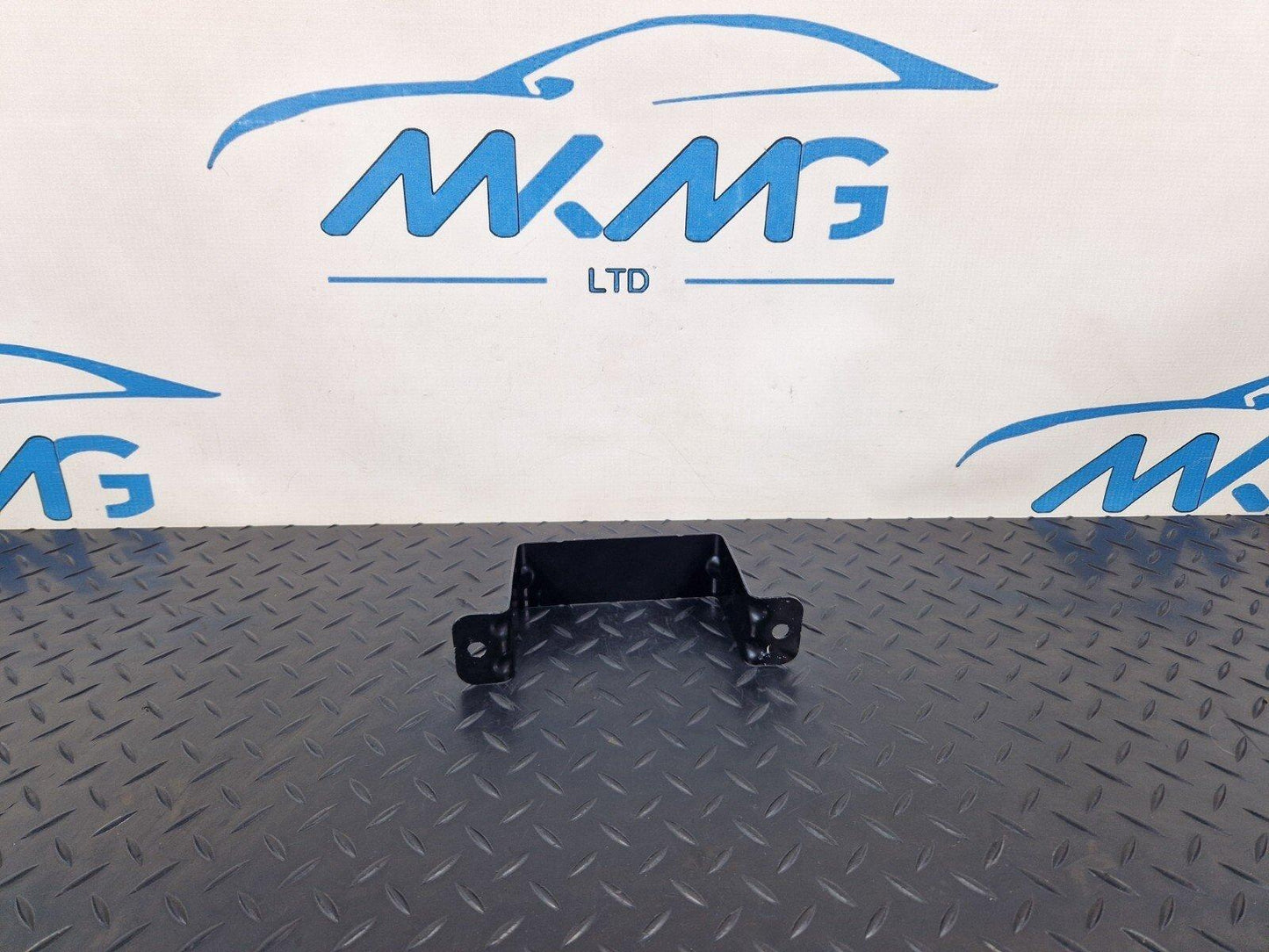 16-24 AUDI A5 F5 GENUINE BRACKET 8W7012100
