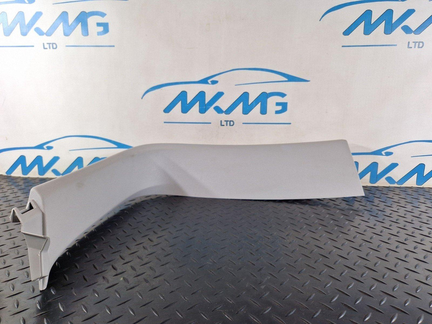 11-19 MERCEDES BENZ ML W166 TAILGATE BOOT LID RIGHT TRIM COVER PANEL A1667400271