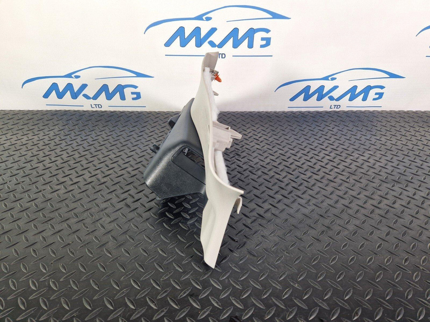 14-20 MERCEDES BENZ GLA 200 X156 OEM BOOT REAR LEFT C-PILLAR TRIM A1566904300