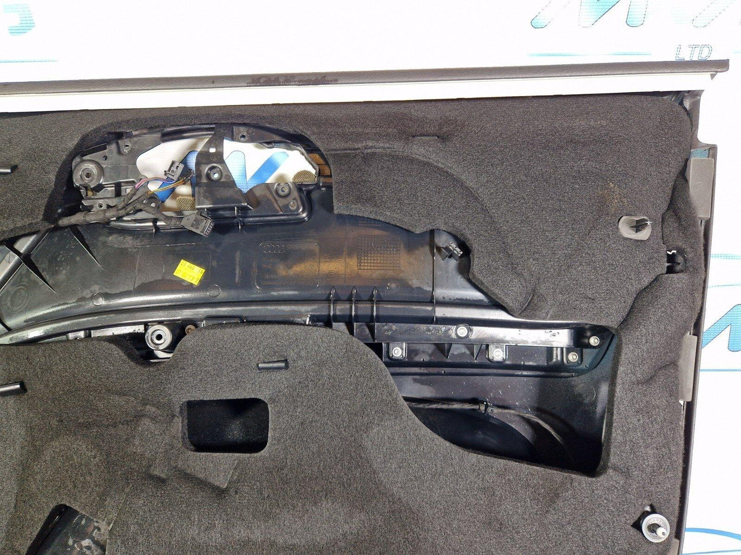 10-15 AUDI Q7 4L GENUINE OEM FRONT LEFT PASSENGER SIDE DOOR CARD PANEL 4L1867105