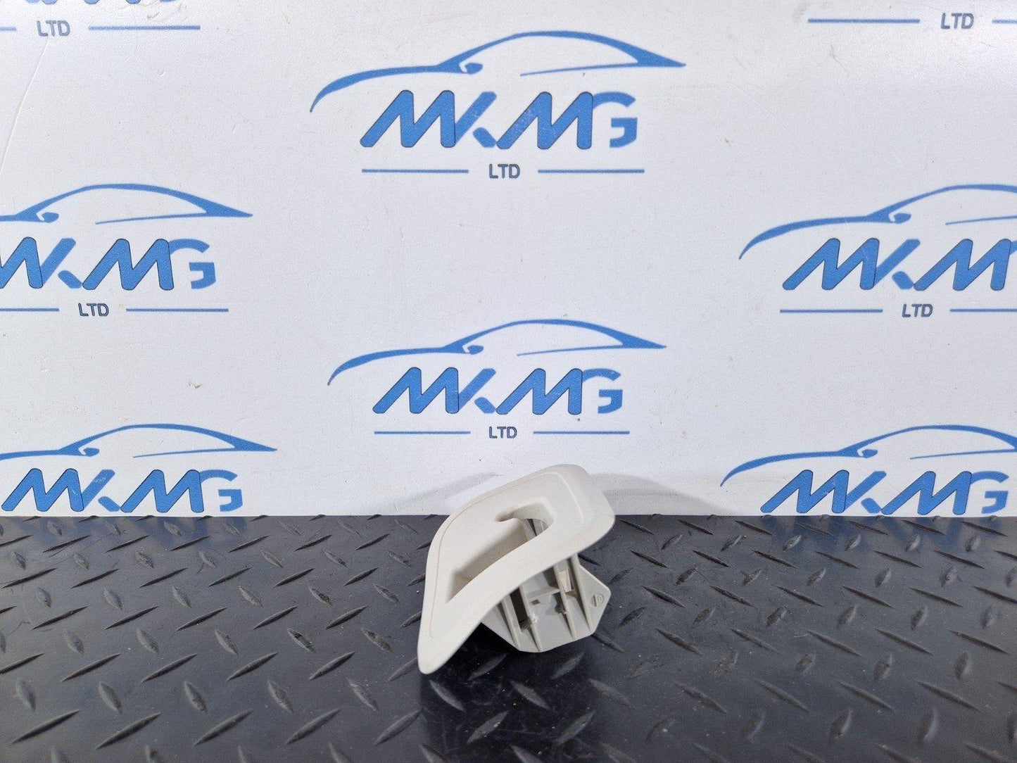 16-19 MERCEDES BENZ GLE W166 REAR RIGHT O/S HEADLINER CLOTHES HANGER A1668100631