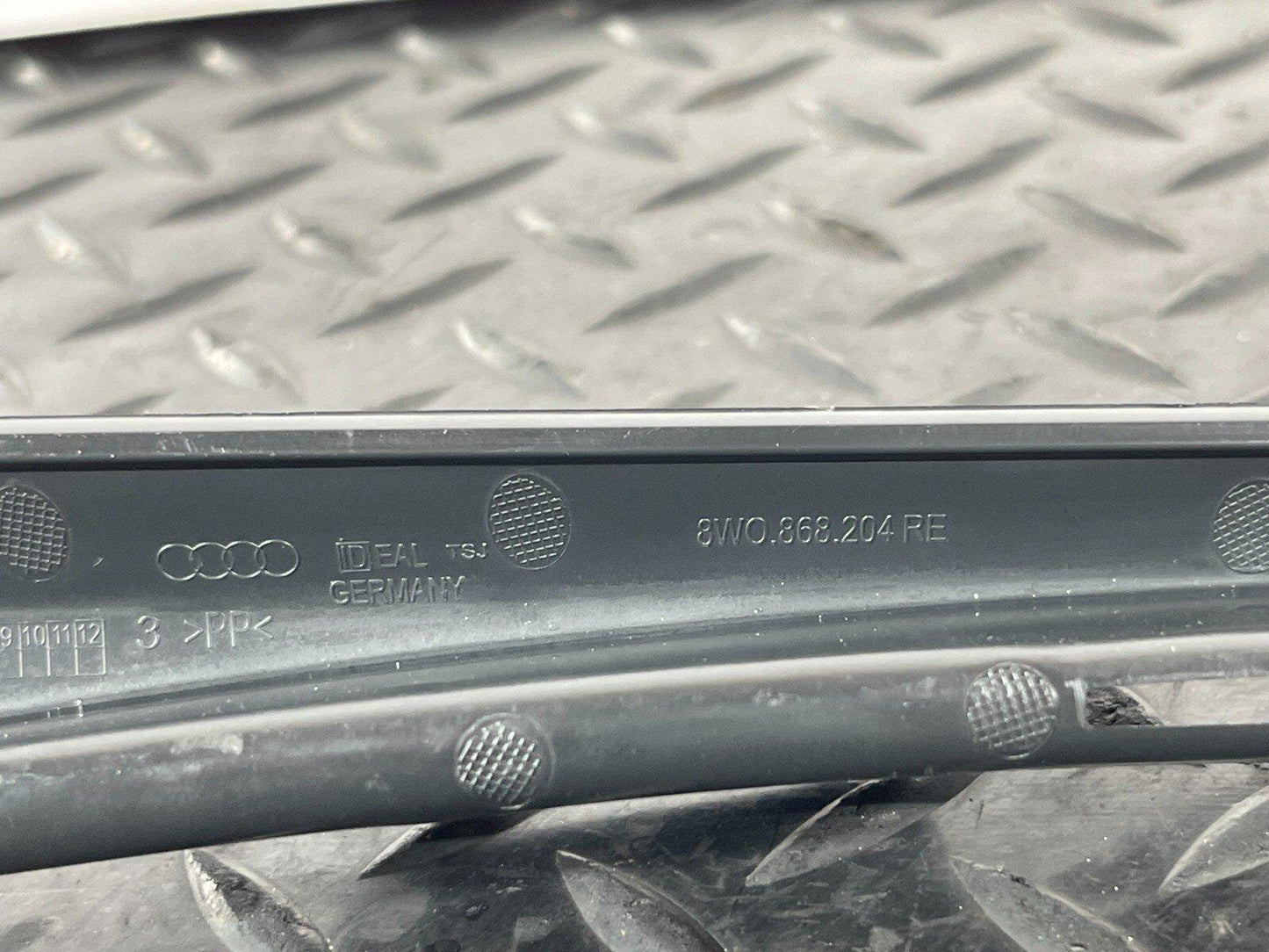 16-19 AUDI A4 B9 GENUINE RIGHT DRIVER SIDE A PILLAR BRACKET 8W0868204