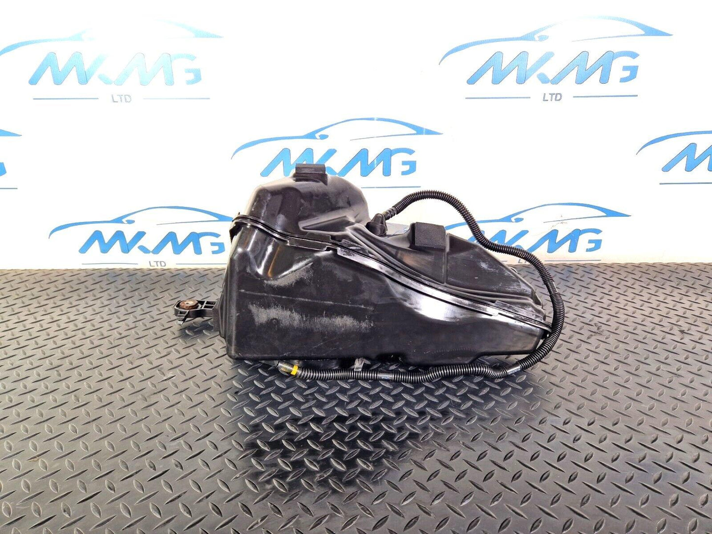 12-18 BMW 3 SERIES F30 F31 LCI ACTIVE ADBLUE TANK CONTAINER 7433648