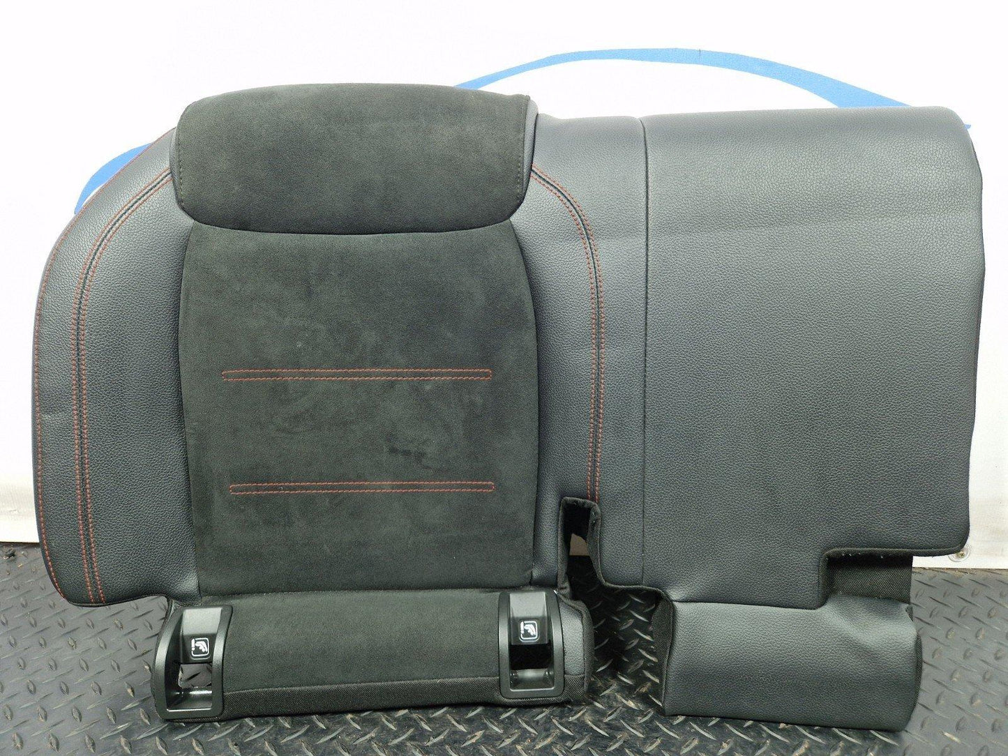 19-ON MERCEDES BENZ B CLASS W247 REAR RIGHT O/S HALF LEATHER BENCH