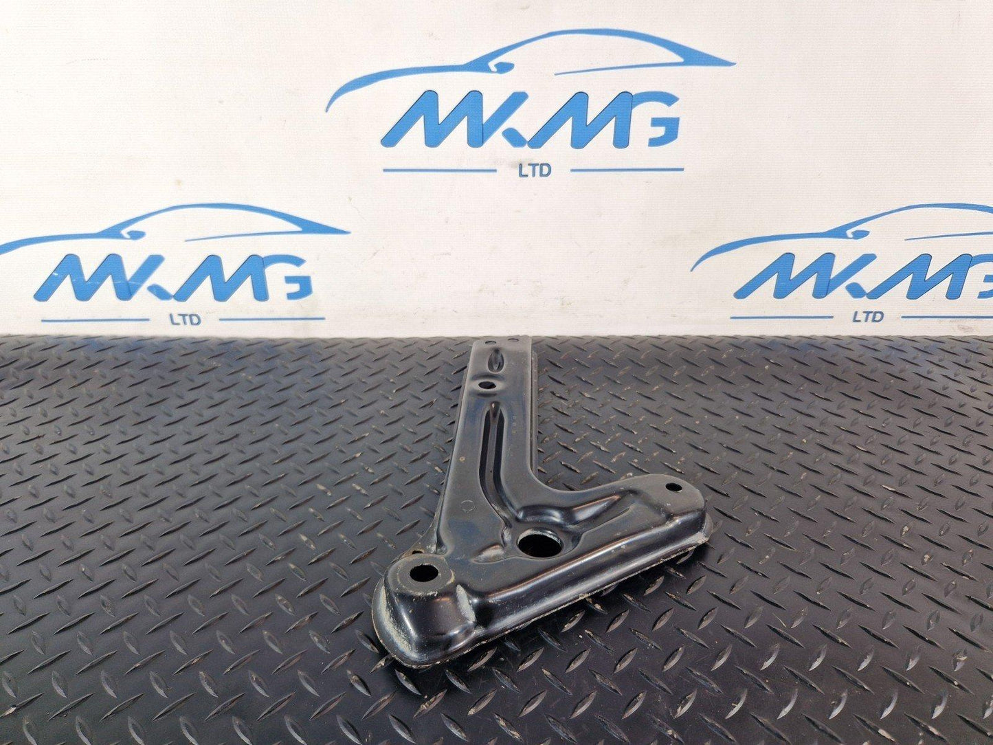 16-19 MERCEDES BENZ GLE W166 FRONT RIGHT O/S WHEEL ARCH BRACKET A1643311040
