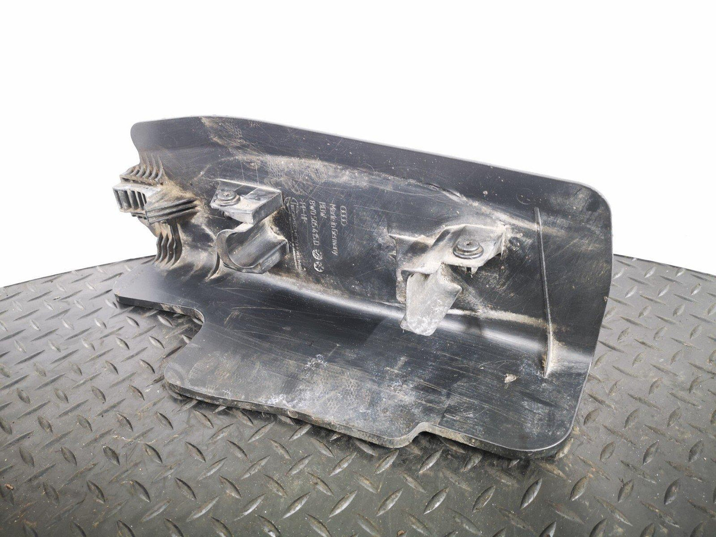16-19 AUDI A4 B9 GENUINE 1.4 TFSI REAR LEFT SIDE CONTROL ARM COVER 8W0505415D