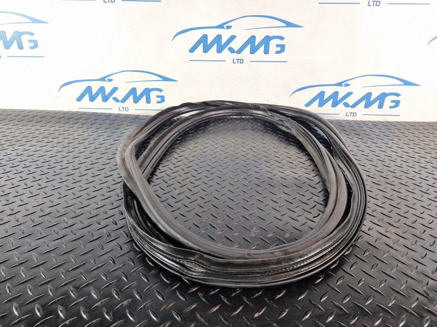16-22 MERCEDES BENZ X253 BOOT LID TAILGATE RUBBER SEAL GENUINE A2537400078