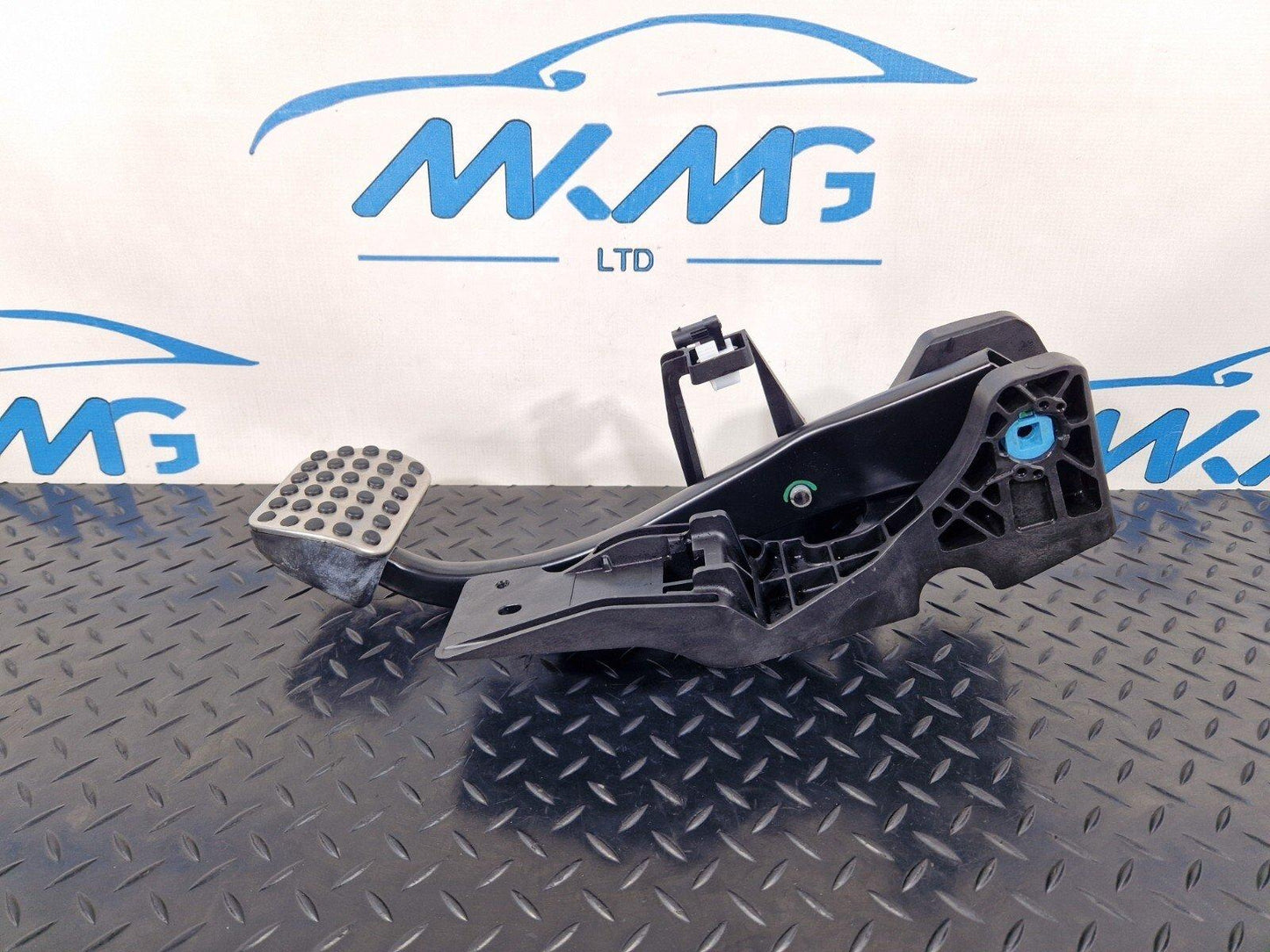 19-ON MERCEDES BENZ B CLASS W247 AUTOMATIC BRAKE PEDAL ASSEMBLY UNIT A2472902600
