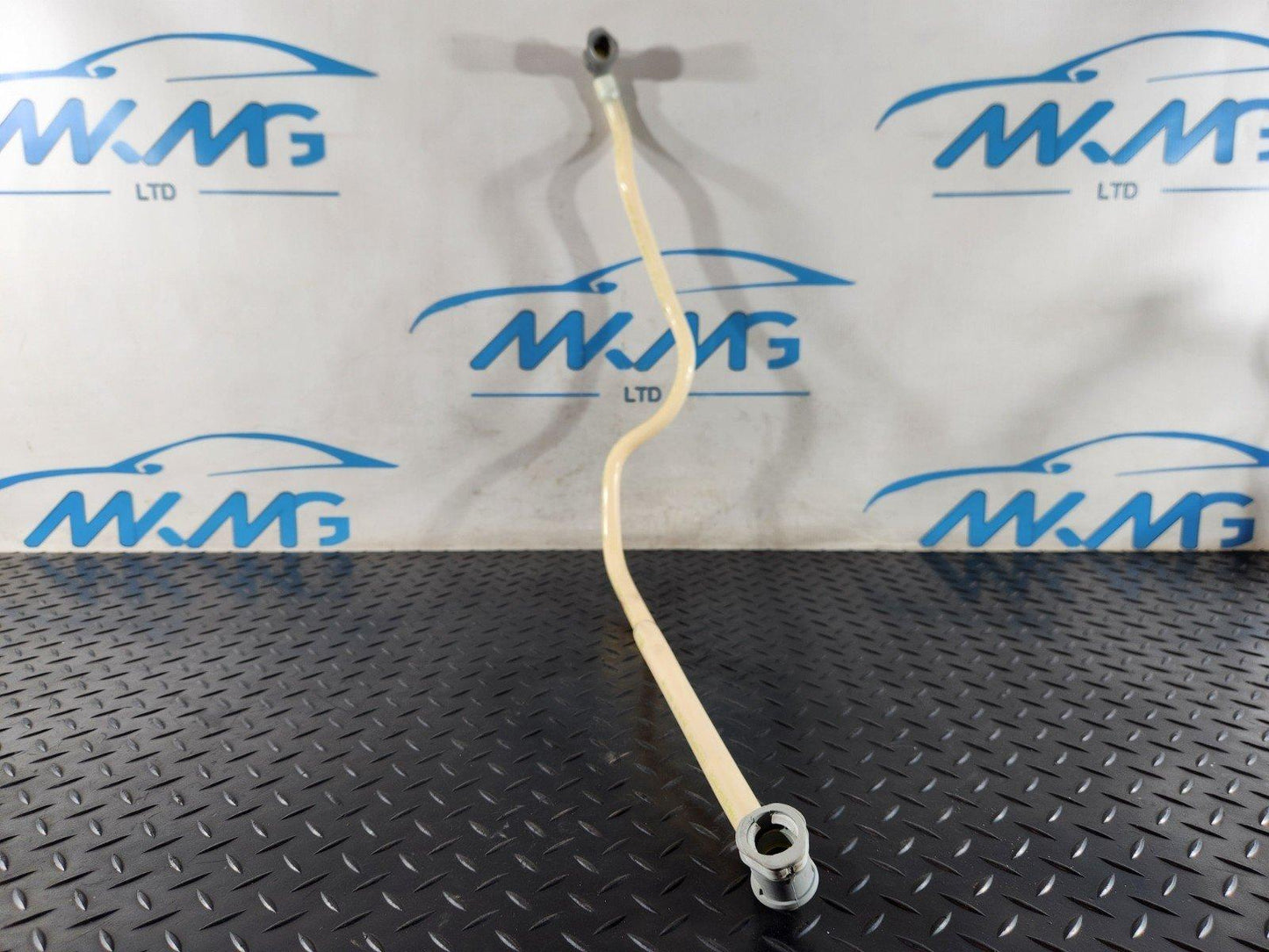 19-ON MERCEDES BENZ B CLASS W247 GENUINE FUEL PIPE HOSE LINE A2474701602