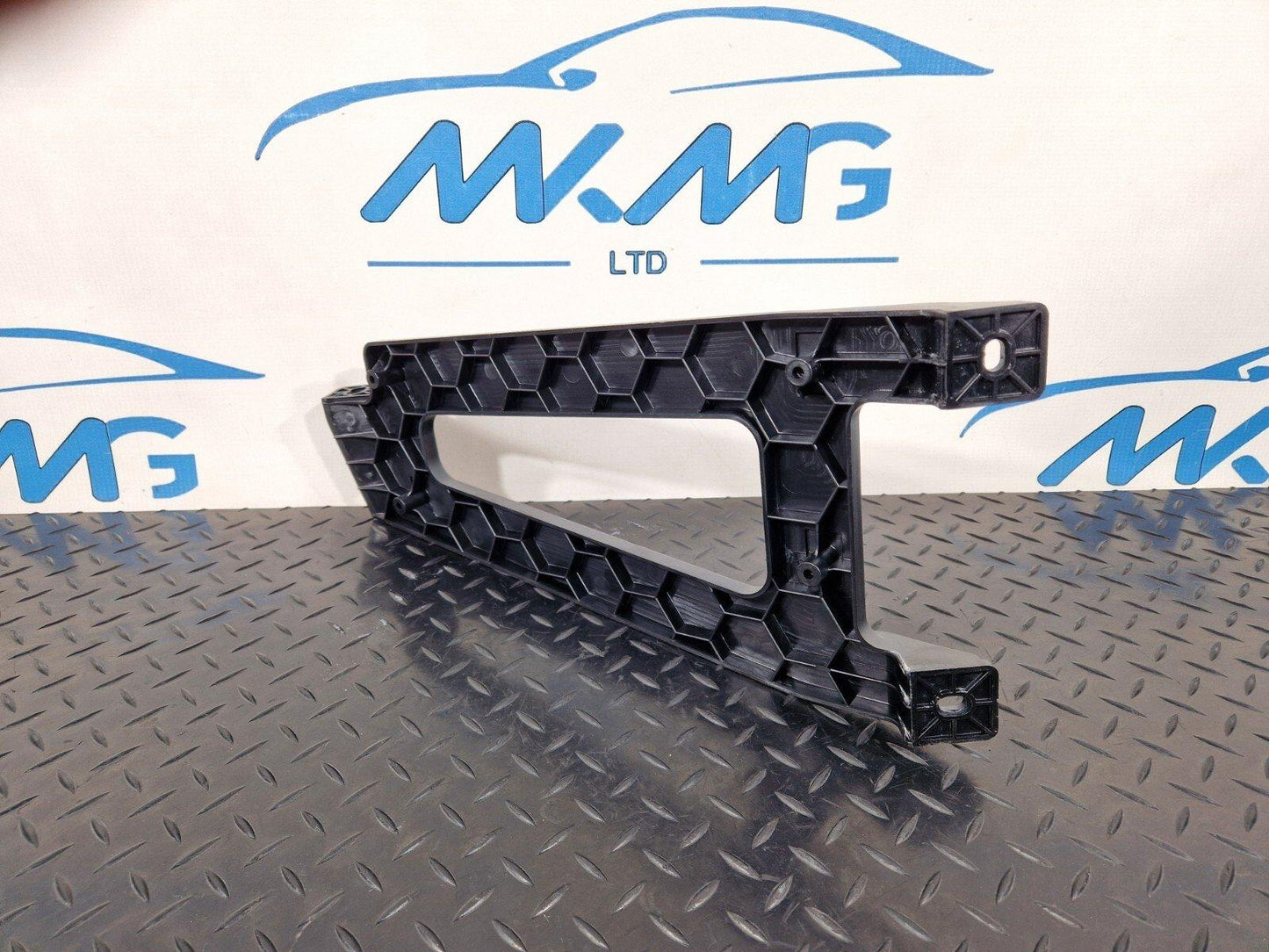 10-18 AUDI A7 4G S-LINE GENUINE AMPLIFIER MOUNT BRACKET 4G0907348B