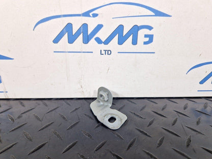 16-19 AUDI A4 B9 S-LINE GENUINE FRONT RIGHT DRIVER SIDE WING BRACKET 8W0821470
