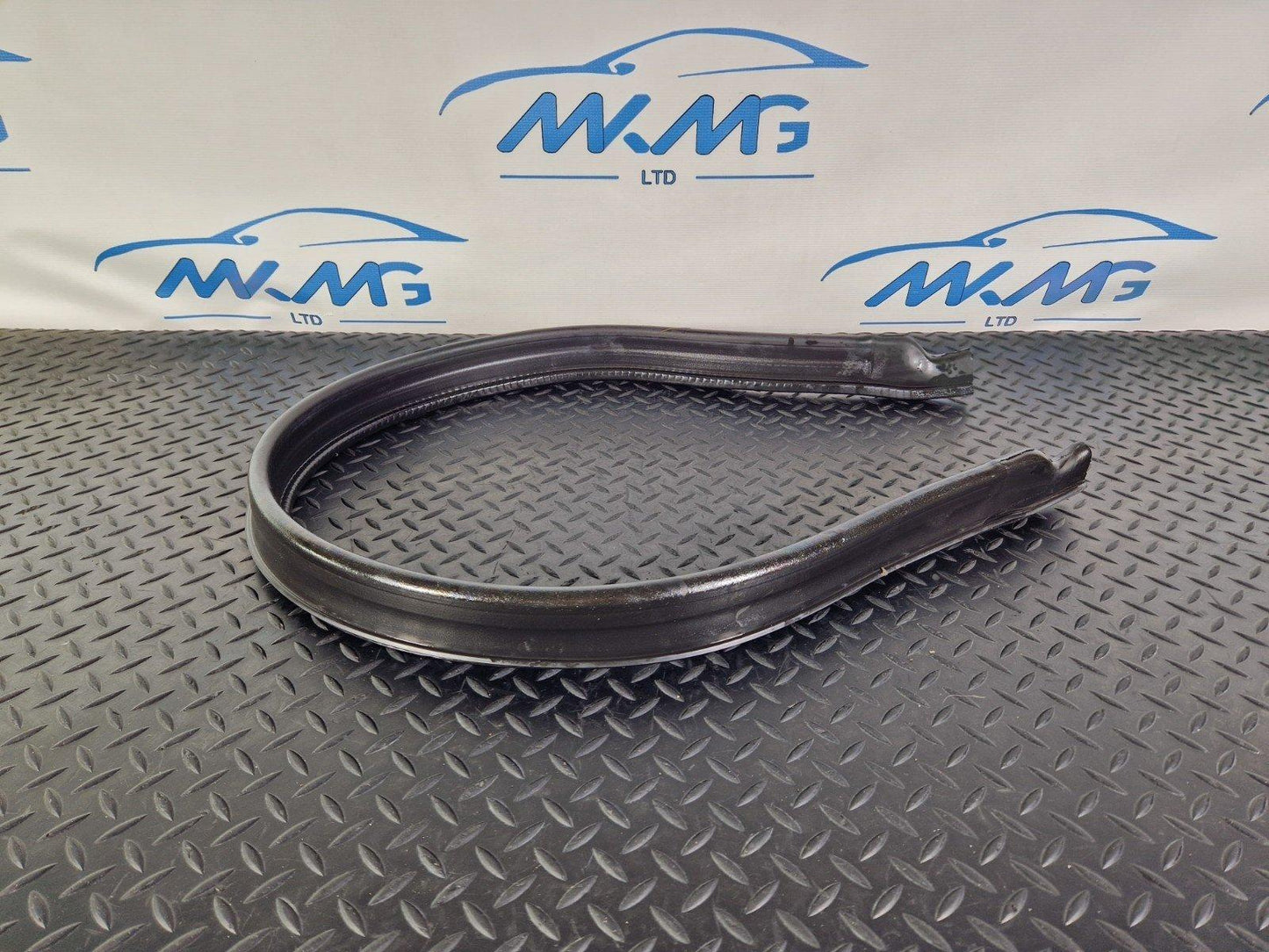 12-18 MERCEDES BENZ B-CLASS W246 GENUINE ENGINE RUBBER SEAL OEM A2468310042