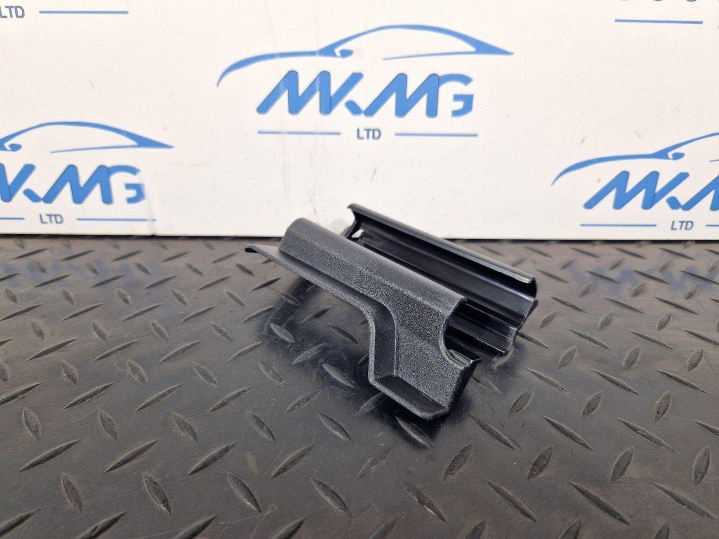 14-21 MERCEDES BENZ C200d W205 OEM FRONT SEAT GUIDE RAIL END COVER A2059190200