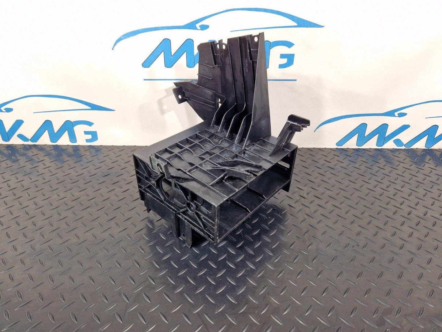 12-17 AUDI S5 CONVERTIBLE MULTIMEDIA UNIT BRACKET MOUNT HOLDER 8F0035313A