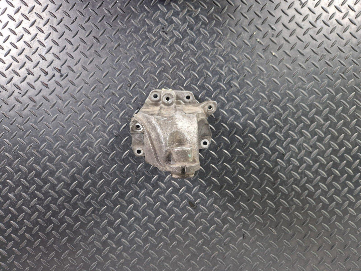 14-23 MERCEDES BENZ VITO W447 OM651 LEFT ENGINE MOUNTING A6512235704