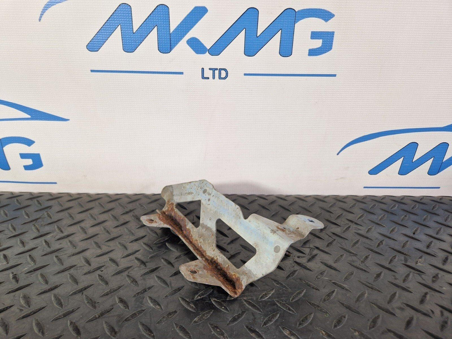 11-19 MERCEDES BENZ ML W166 OEM EXHAUST SYSTEM BRACKET A1665402940