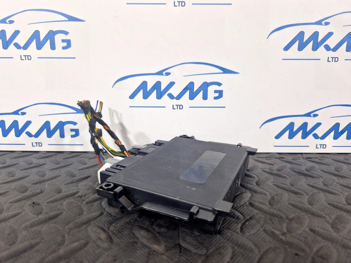 12-18 MERCEDES BENZ W176 PDC PARKING CONTROL MODULE A2469009615