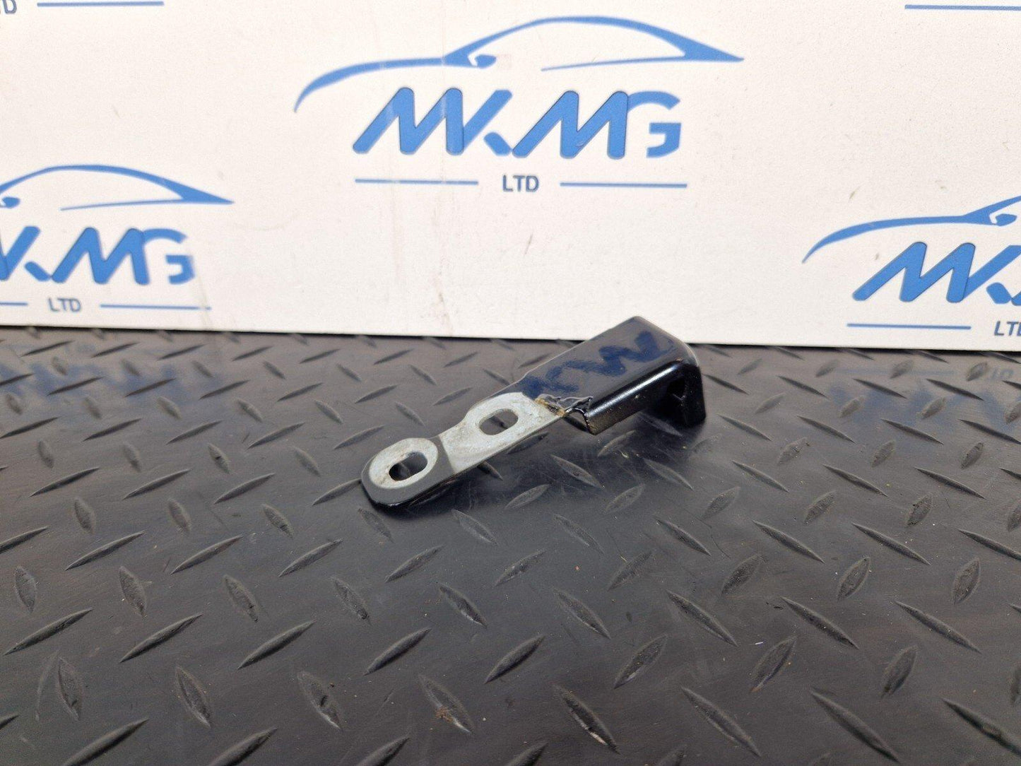 16-24 AUDI A5 F5 GENUINE WING FENDER BRACKET FRONT LEFT 8W6821433