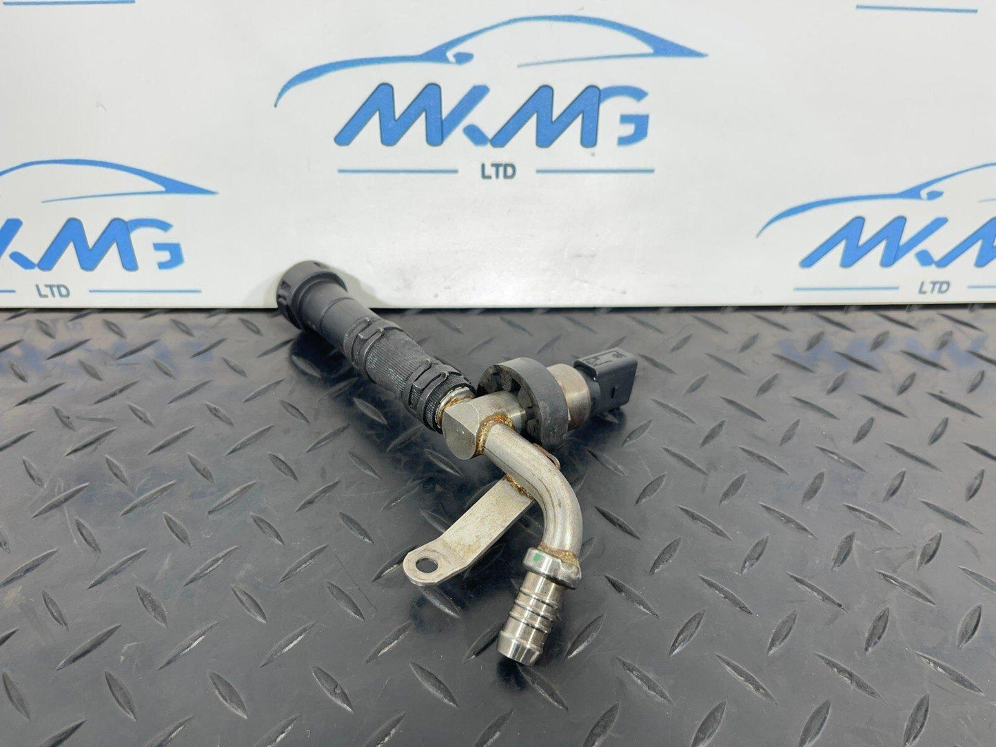 16-19 AUDI A4 B9 FUEL PRESSURE SENSOR & PIPE 059130299AS