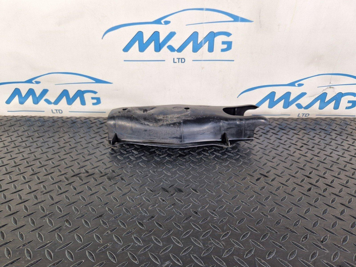 14-21 MERCEDES BENZ C200 W205 REAR RIGHT CONTROL ARM COVER A2053523000