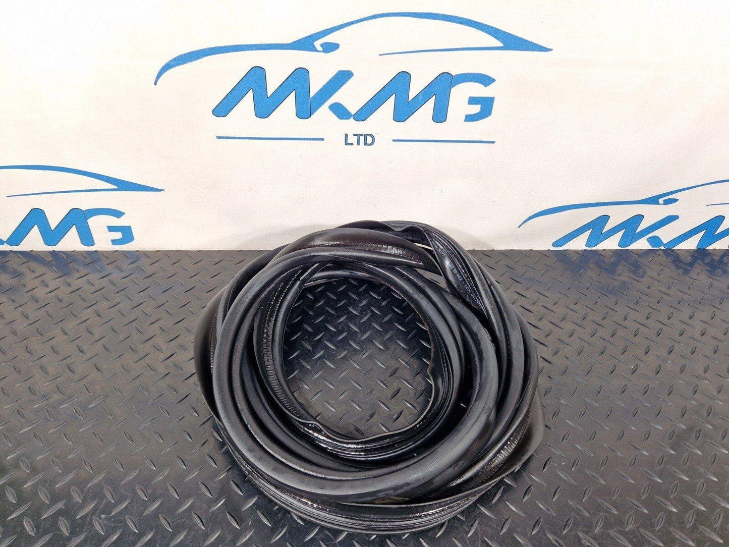 MERCEDES W177 A CLASS BOOT TRUNK LID TAILGATE RUBBER SEAL GASKET A1777402200