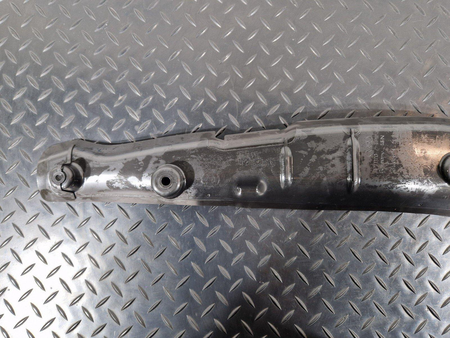 16-24 AUDI A5 F5 CONVERTIBLE GENUINE FRONT RIGHT SIDE WING END PLATE 8W6821112