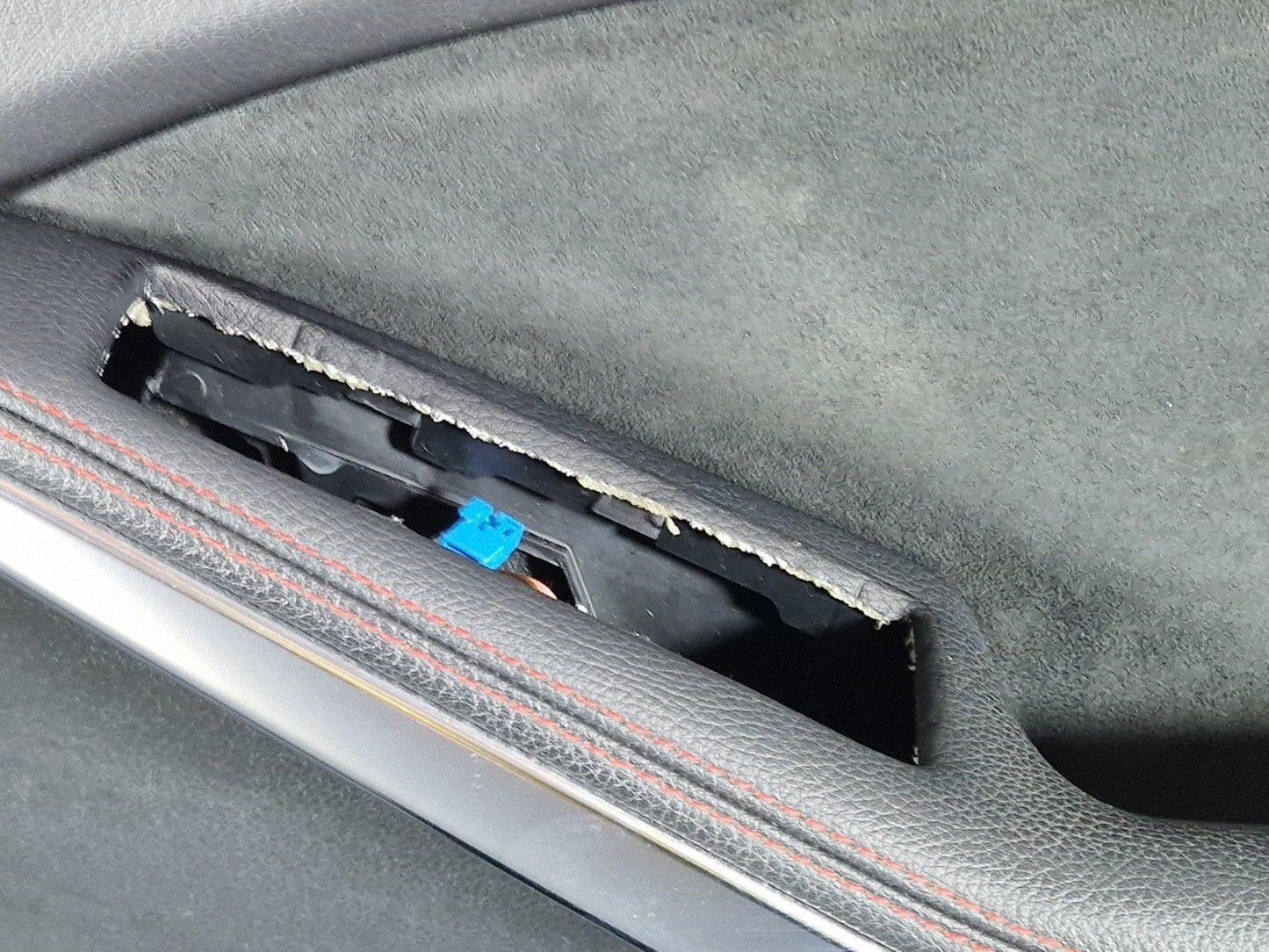 12-18 MERCEDES BENZ W176 GENUINE FRONT RIGHT DRIVE SIDE DOOR CARD PANEL