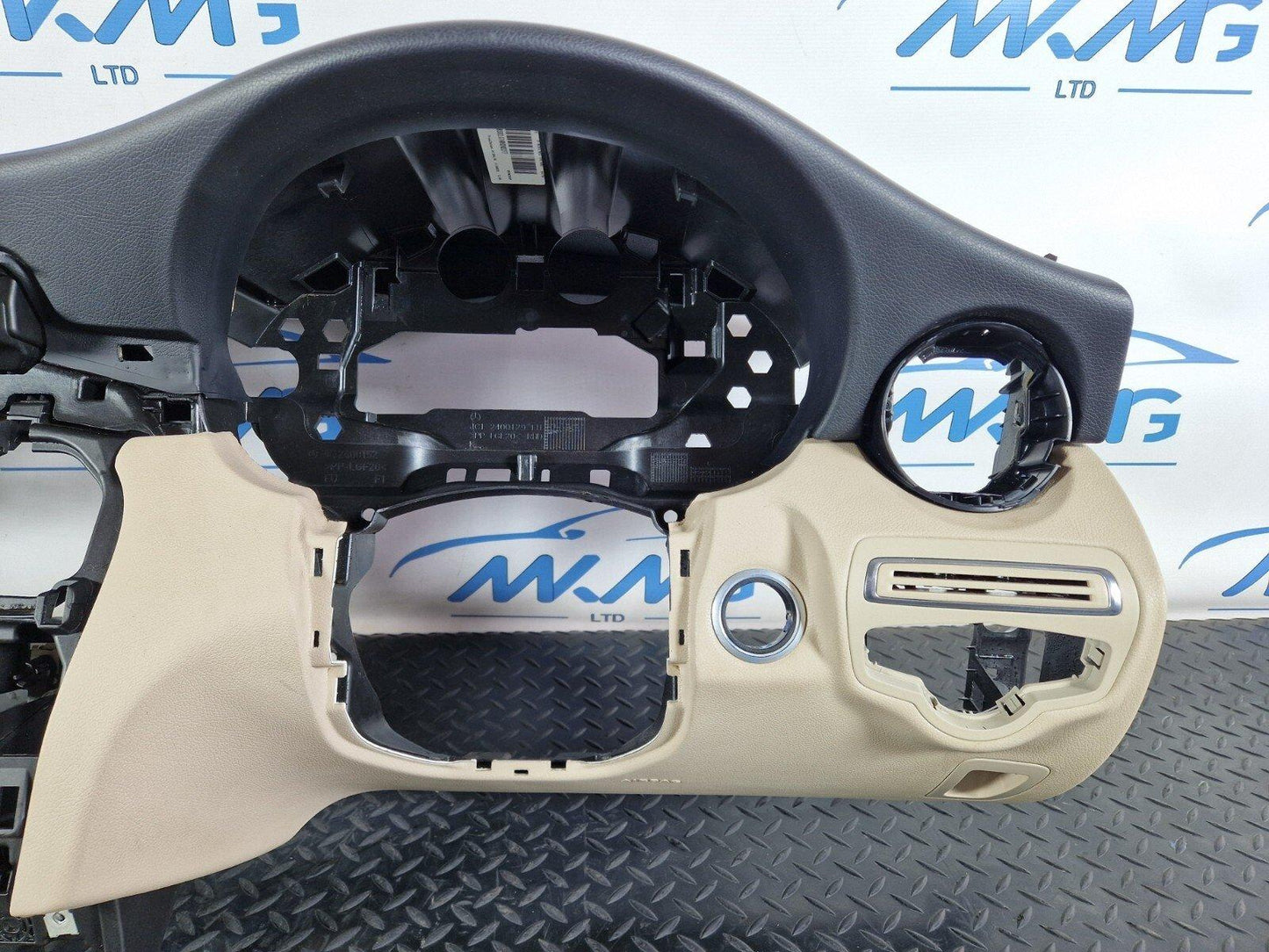 14-21 MERCEDES BENZ C200 W205 DASHBOARD ASSEMBLY & AIR BAG A2056800187