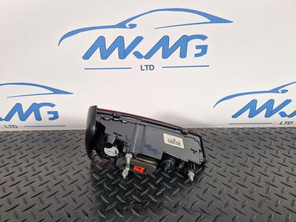 16-19 AUDI A4 B9 SALOON REAR RIGHT O/S/R INNER TAILGATE LIGHT 8W5945076A