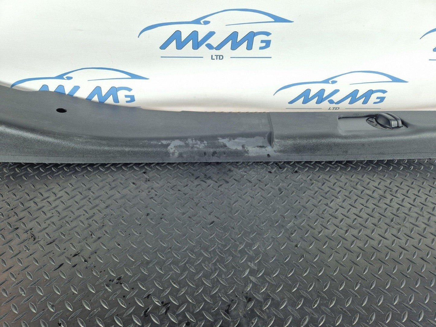 18-ON MERCEDES BENZ SPRINTER W907 W910 LEFT SIDE B PILLAR TRIM COVER A9076903200