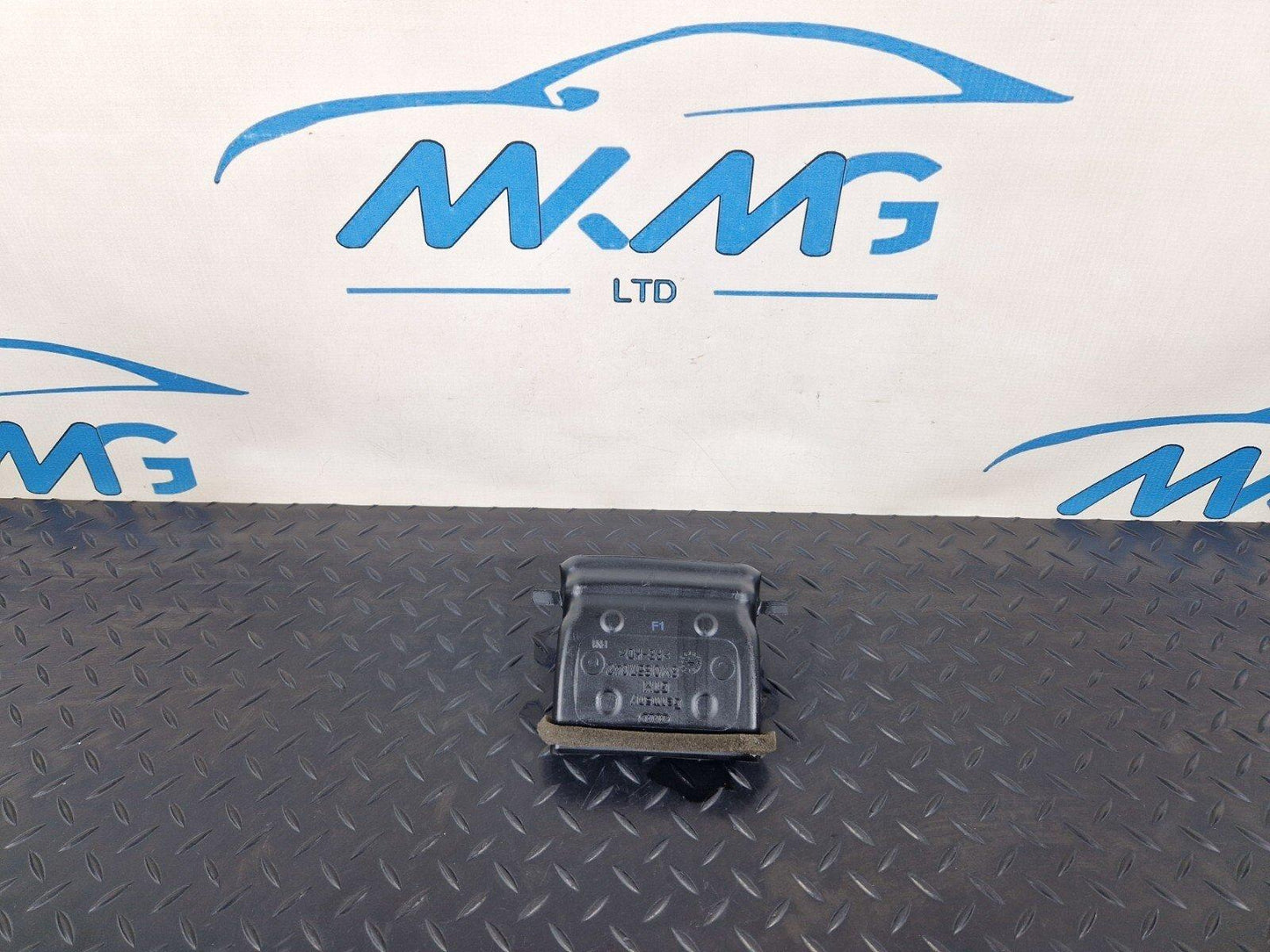 16-19 AUDI A4 B9 GENUINE OEM AIR INTAKE VENT DUCT 8W0857042