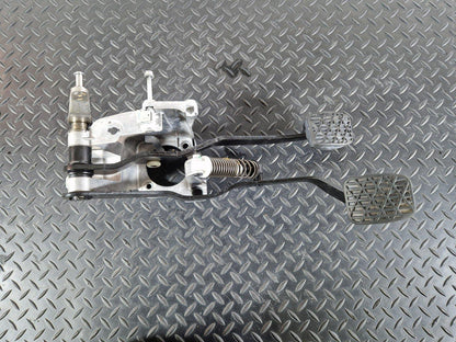 14-21 MERCEDES BENZ C200 W205 OEM MANUAL CLUTCH BRAKE PEDAL A2052910101