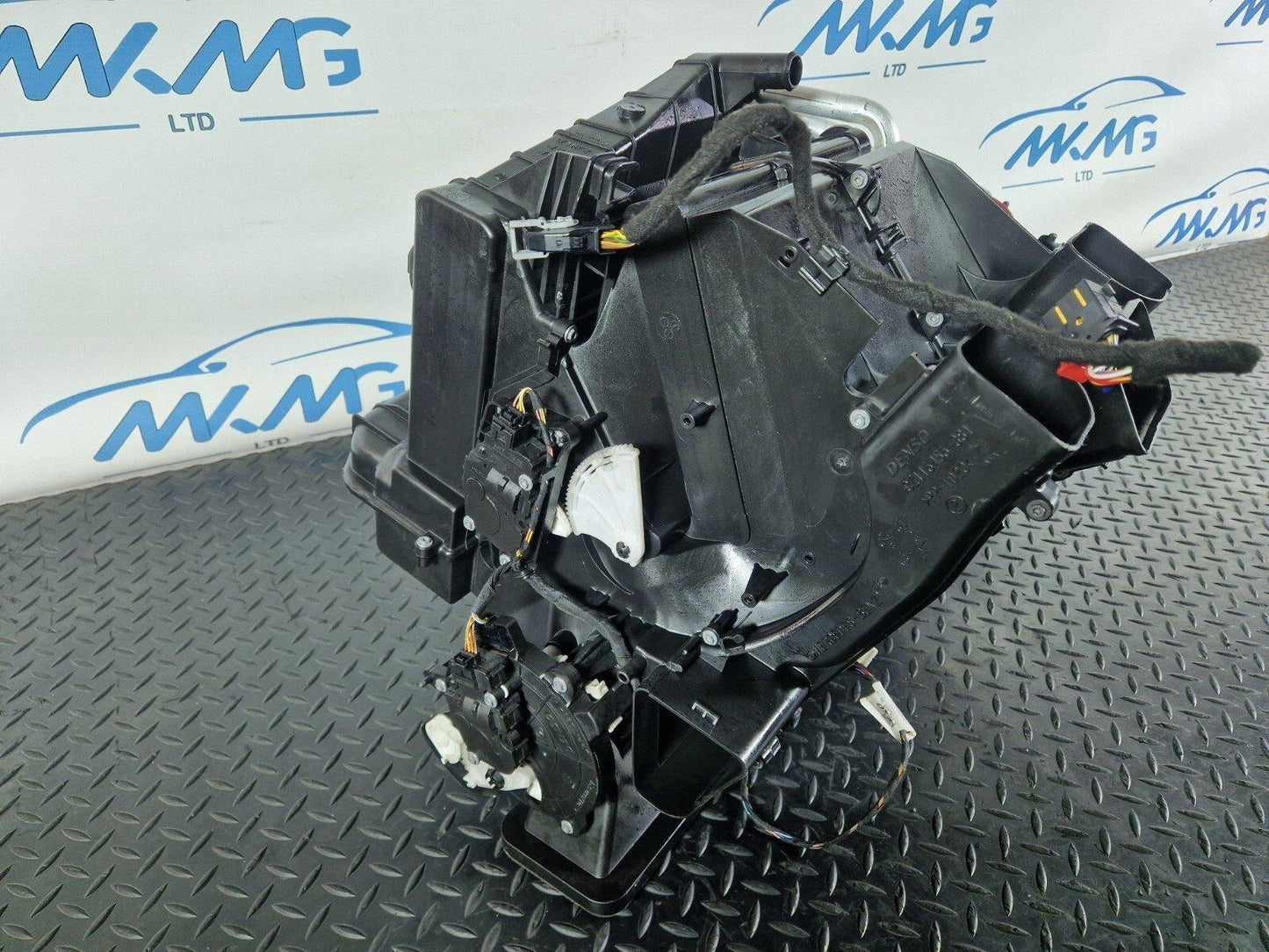 13-19 MERCEDES CLA C117 AIR CONDITIONING HEATER MATRIX HOUSING BOX A2468305601