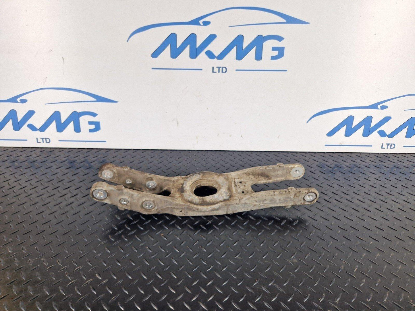 14-21 MERCEDES BENZ C300h W205 GENUINE REAR RIGHT LOWER WISHBONE A2053504000
