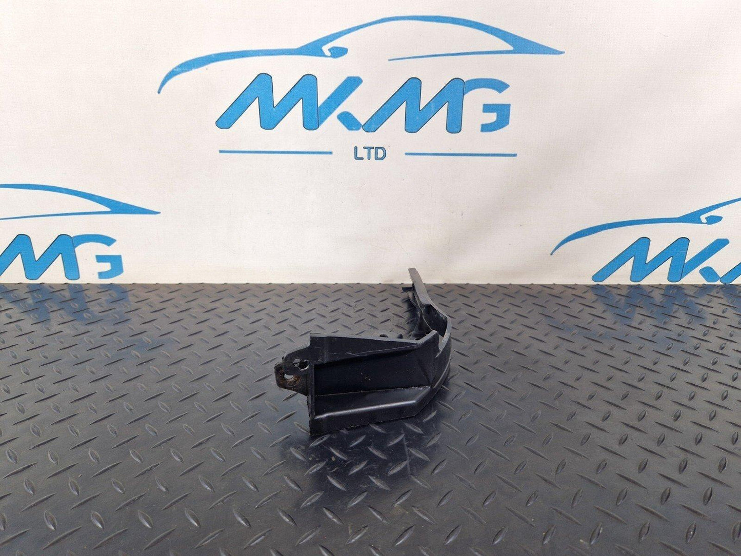 14-21 MERCEDES BENZ C300h W205 RIGHT OS REAR BUMPER MOUNTING BRACKET A2058854323