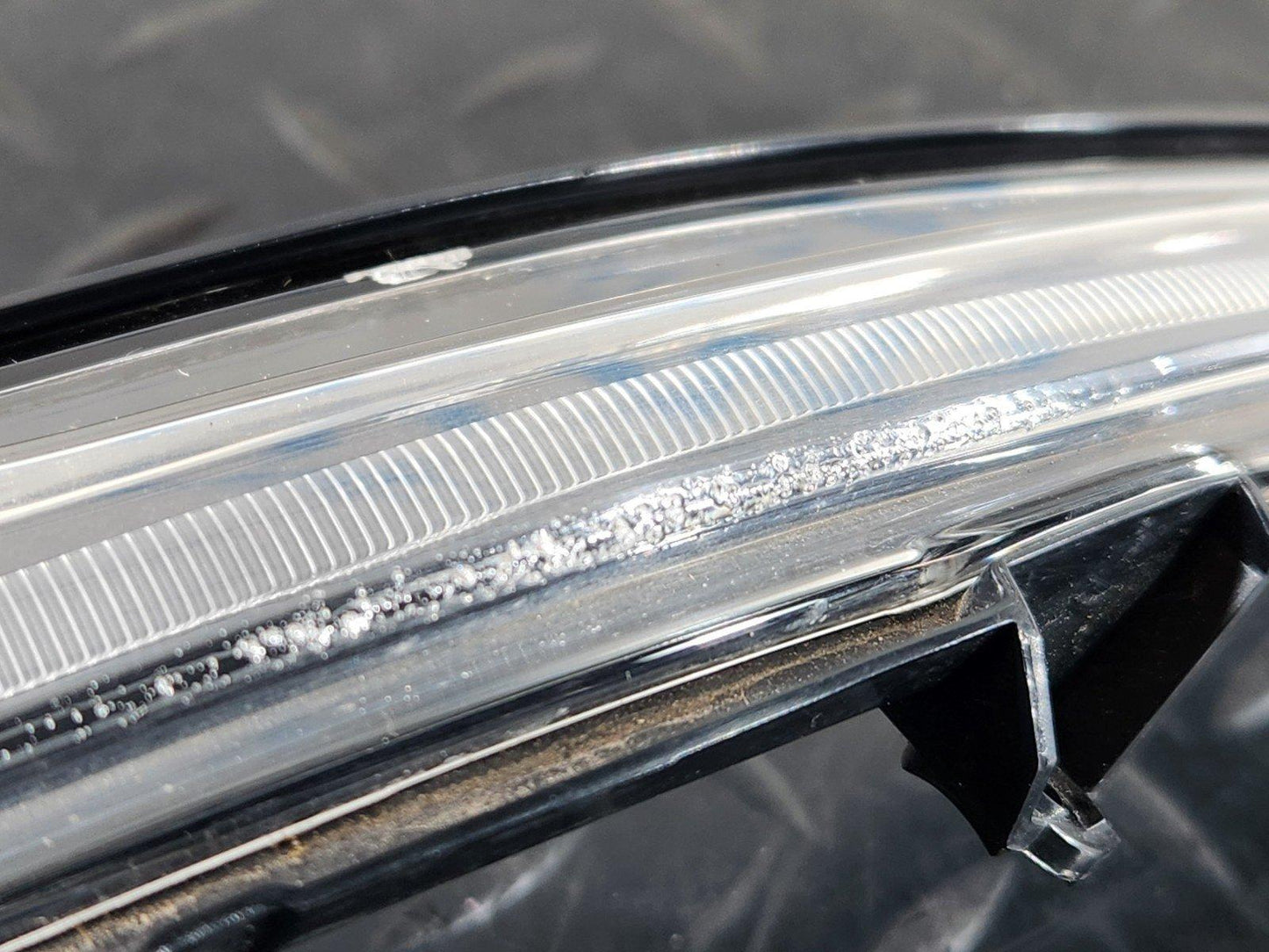 MERCEDES BENZ B CLASS W247 RIGHT O/S WING MIRROR TURN SIGNAL LIGHT A0999064601