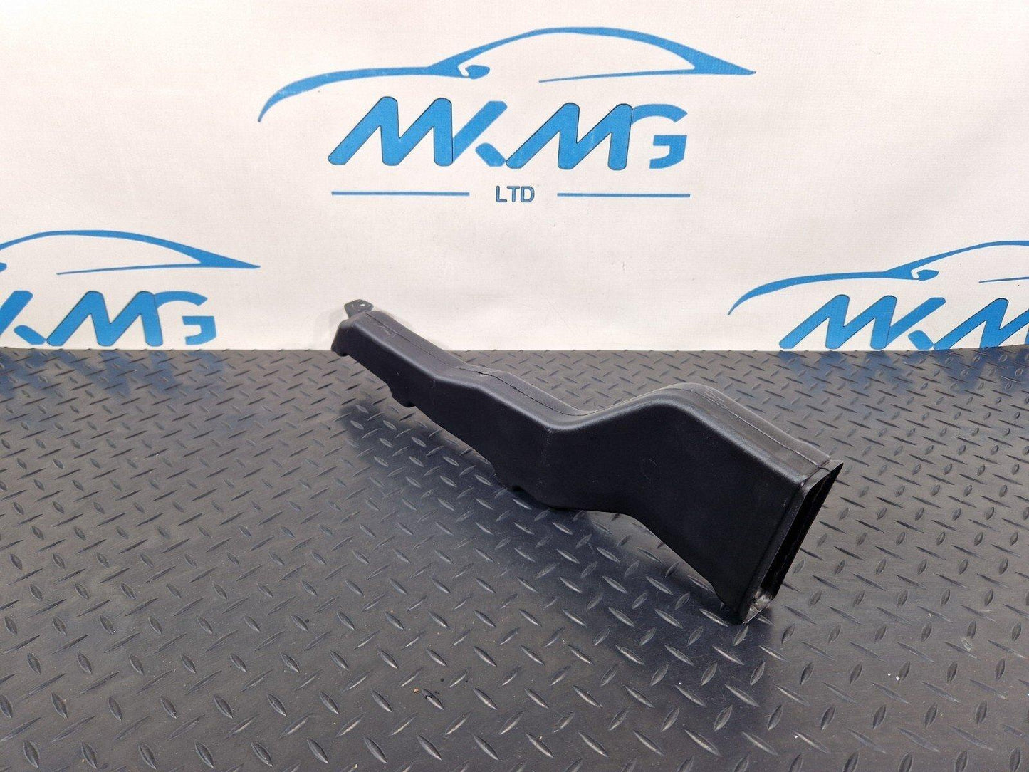18-ON MERCEDES SPRINTER W907 W910 RIGHT SIDE FOOTWELL AIR VENT DUCT A9078311500