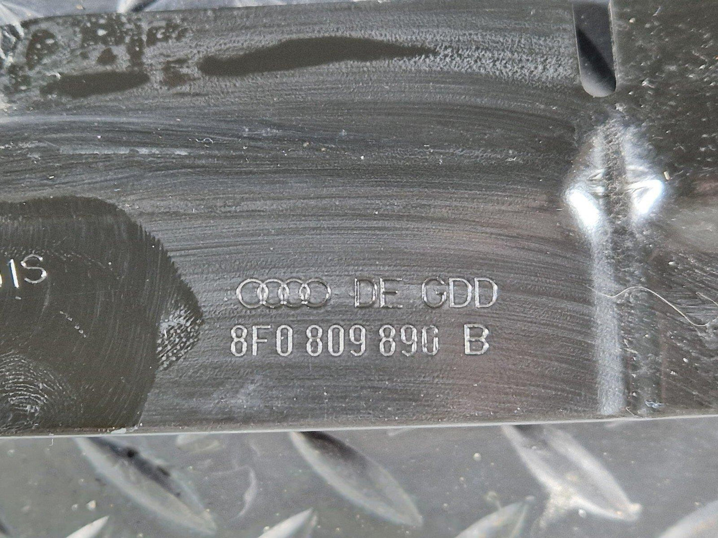 12-17 AUDI S5 CONVERTIBLE FRONT RIGHT DOOR COVER TRIM 8F0809890B