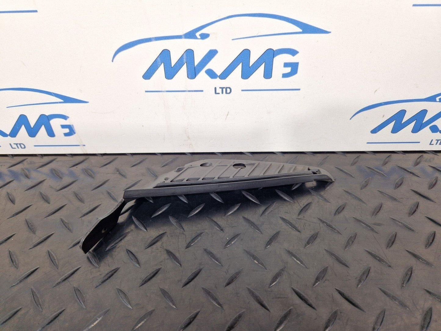 16-23 AUDI S5 COUPE FRONT RIGHT O/S MUD DEFLECTOR COVER TRIM 1402000014