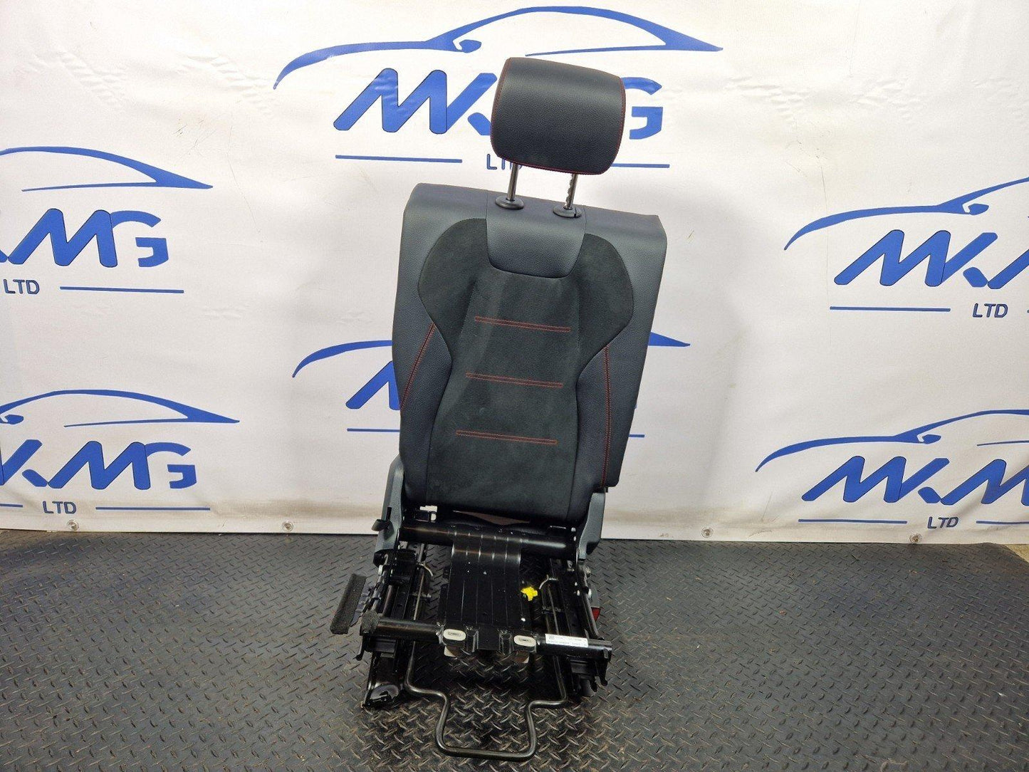 19-ON MERCEDES BENZ B CLASS W247 GENUINE REAR RIGHT O/S SEAT A2479203800