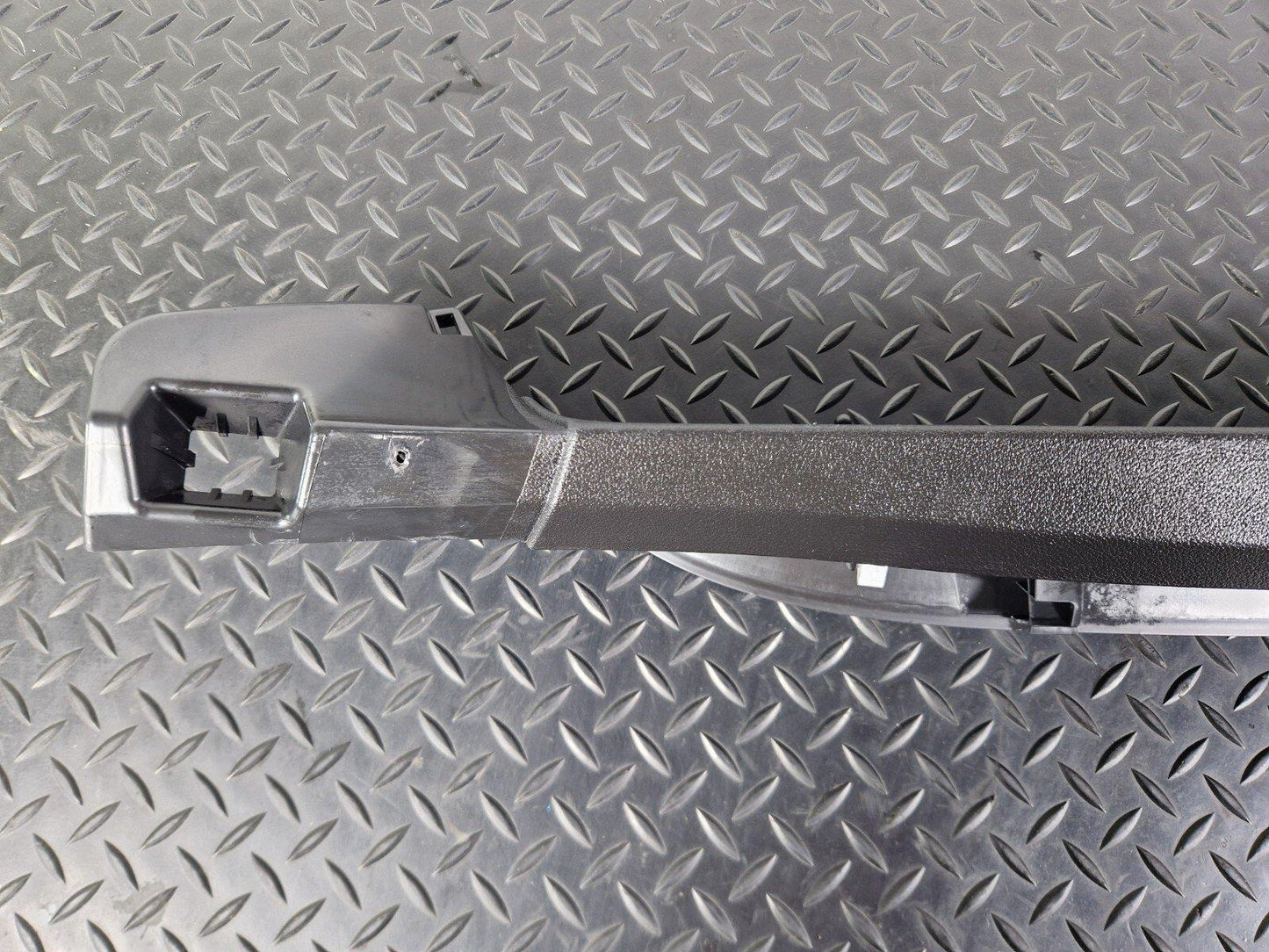 10-18 AUDI A7 4G S-LINE GENUINE BOOT LID LEFT SIDE TRIM INNER PANEL 4G8867607