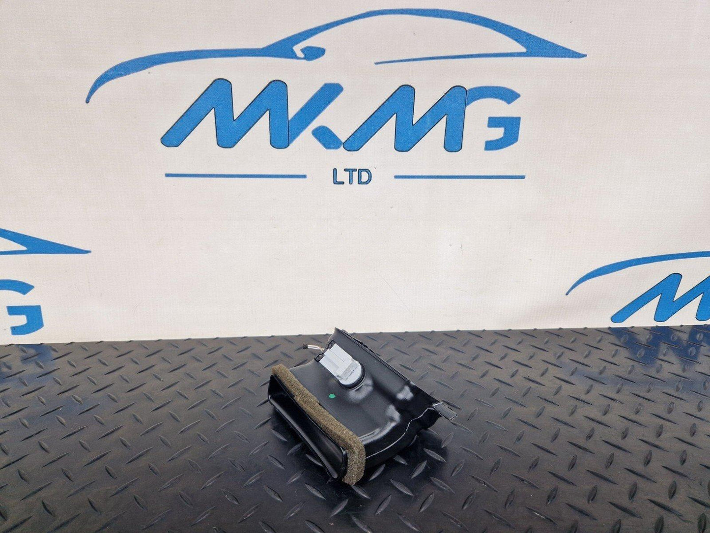 16-23 AUDI A5 F5 S LINE GENUINE AIR CHANEL CONNECTING VENT 8W0857042