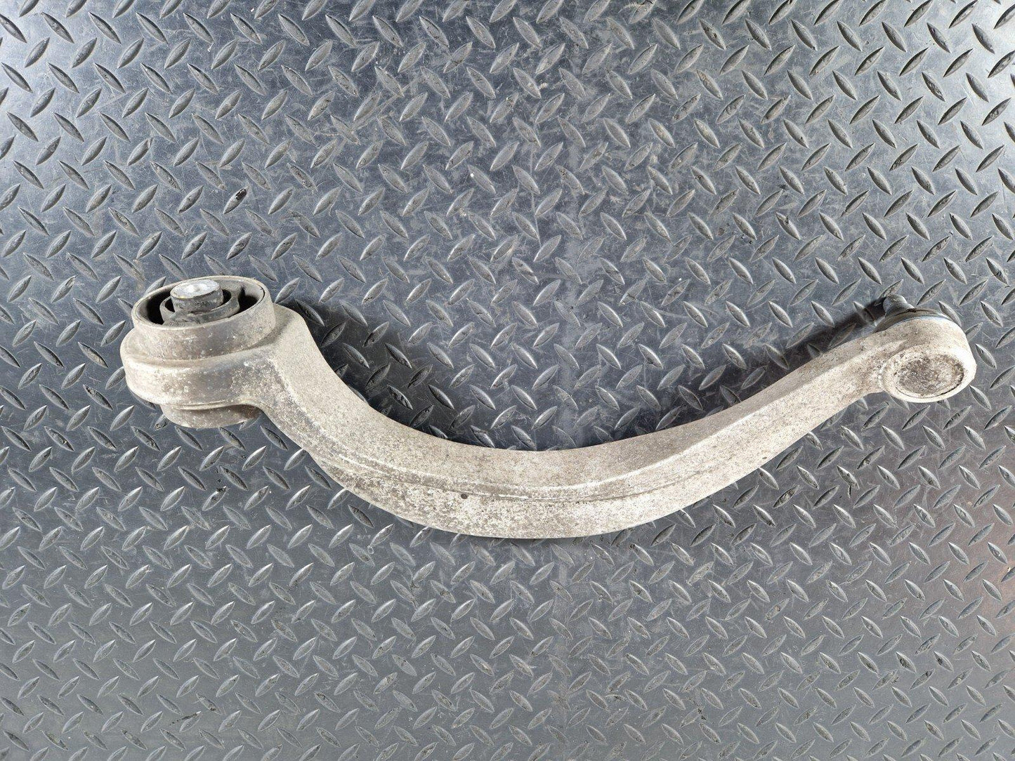 10-17 AUDI A8 4H FRONT LEFT N/S CONTROL ARM 4H0407693