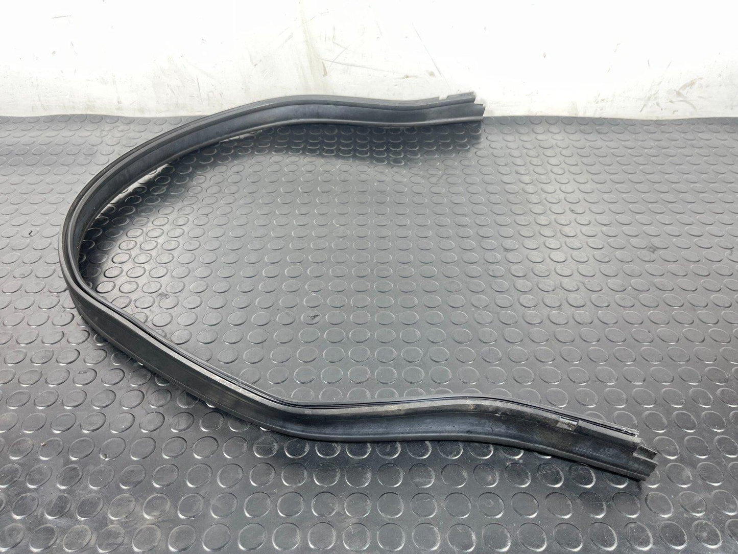 14-21 BMW 2 SERIES GRAN TOURER F45 F46 FRONT RIGHT FENDER SEALING 7300516