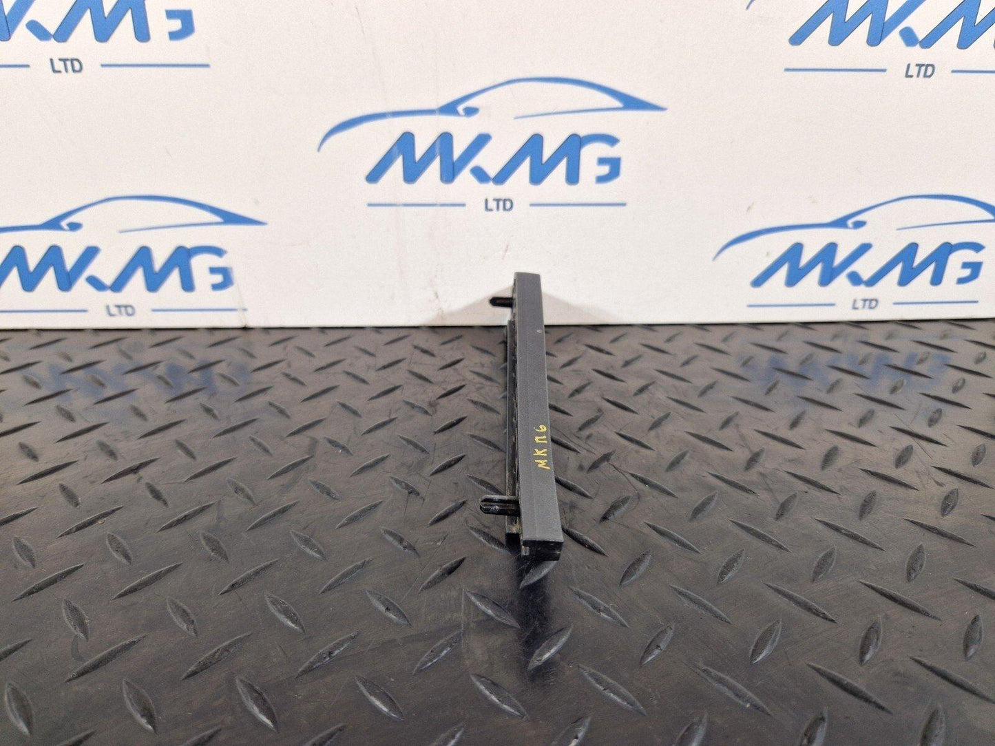 14-20 MERCEDES BENZ GLA 200 X156 GENUINE BUMPER MOUNT HOLDER BRACKET A1568853700