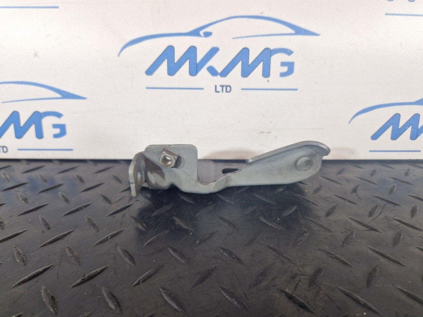 14-19 LAND ROVER L550 DISCOVERY SPORT LEFT SIDE BONNET HINGE BRACKET FK7216151AC