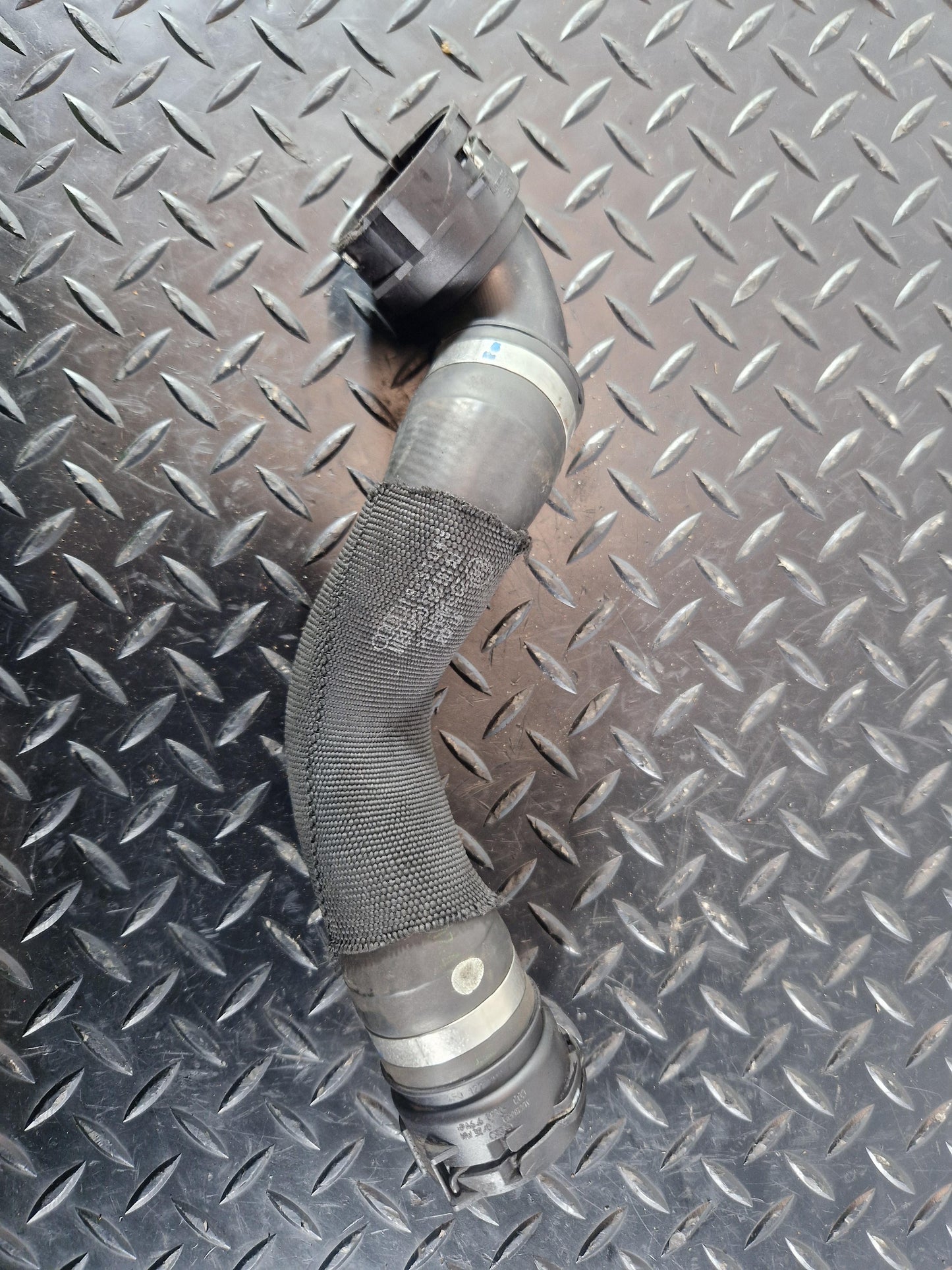 Audi A6 Allroad C7 3.0 Diesel Engine Radiator Water Coolant Pipe 4F0122293C