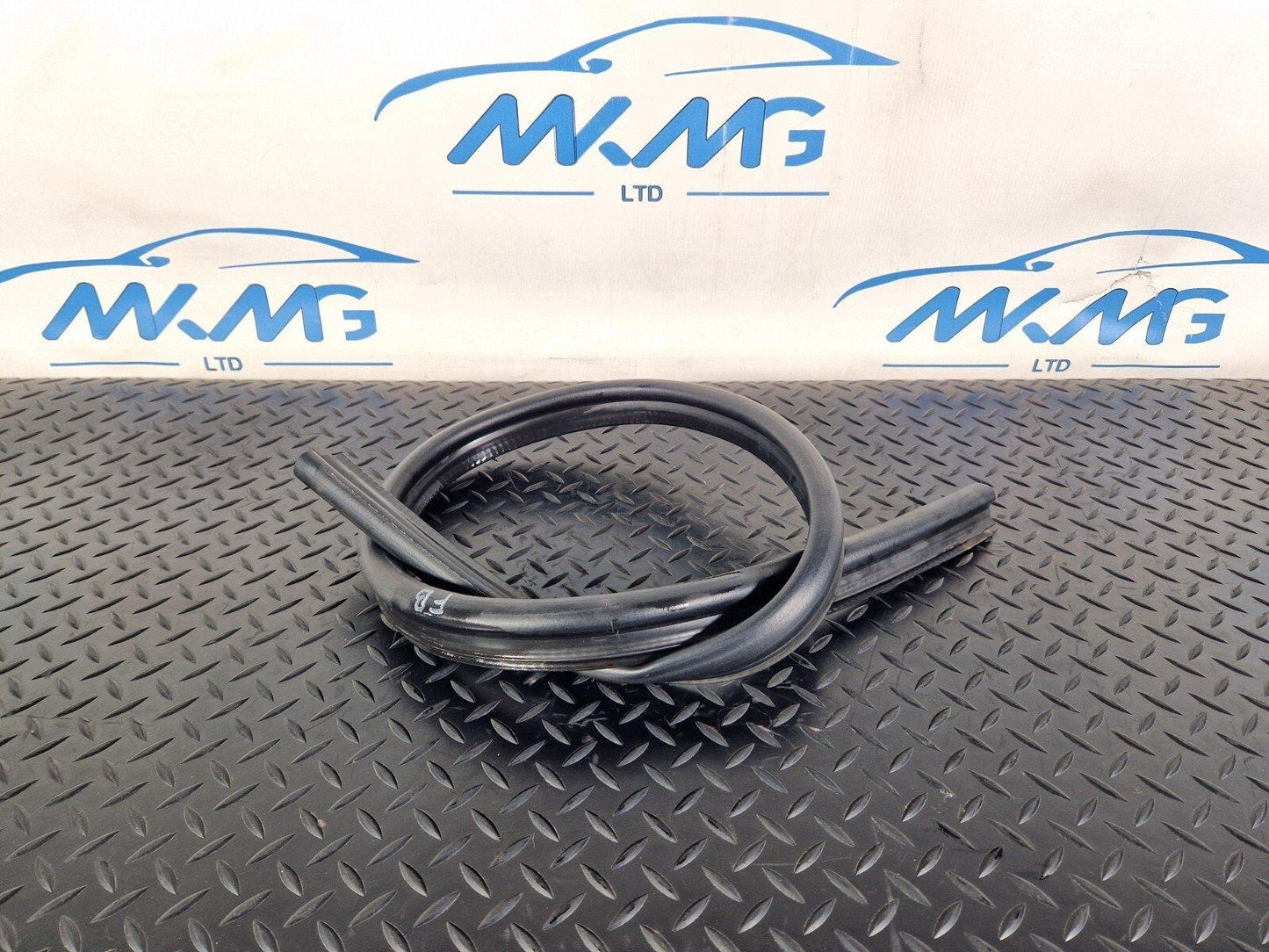 16-24 AUDI A5 F5 GENUINE BONNET RUBBER SEAL 8W0823723A