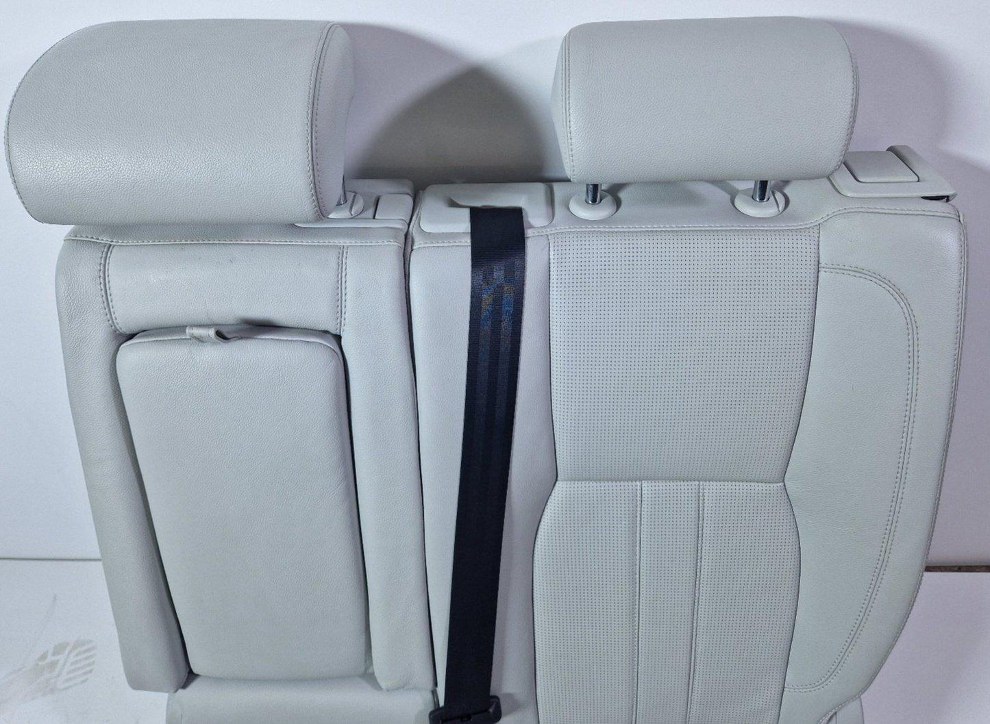 14-19 LAND ROVER L550 DISCOVERY SPORT 2ND ROW LEFT & MIDDLE SEAT SET IN GREY